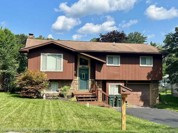 661 Harry Paul Dr, Lake Orion, MI 48362