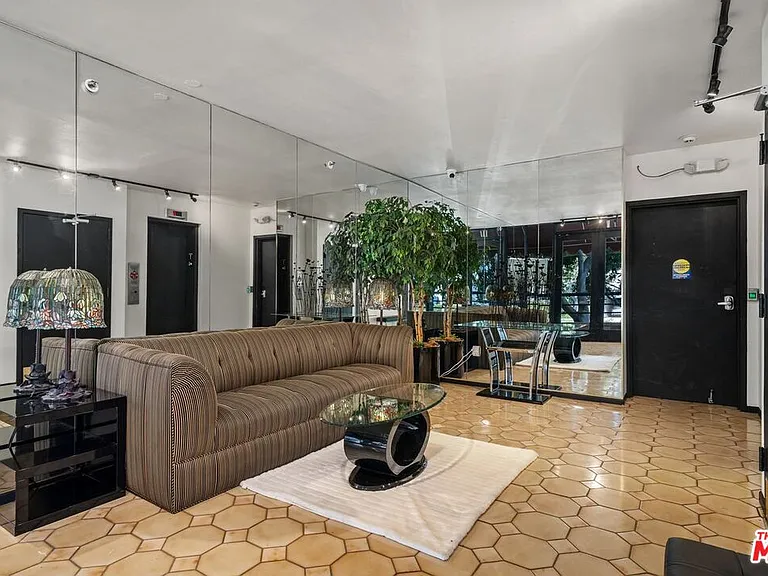 1360 S Beverly Glen Blvd #Penthouse 301 — Photo 4