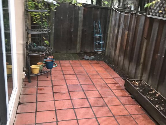 5th image of 1284 Hoover St