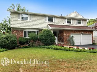 82 Soundview Dr, Port Washington, NY 11050