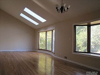 3rd image of 996 Peninsula Blvd