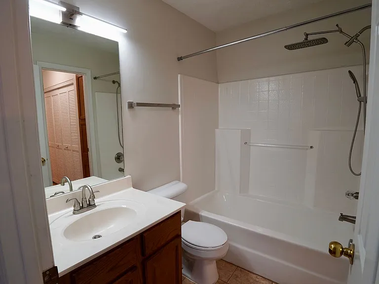 131 Lake Chateau Dr — Photo 14