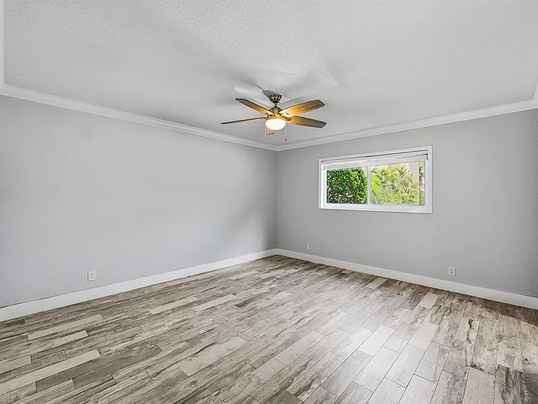 2110 NE 42nd St #2B — Photo 14