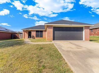 302 Cherokee Trl, Alvarado, TX 76009