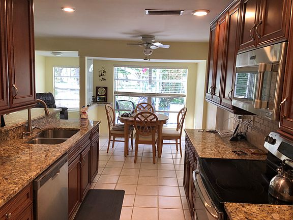 3rd image of 6526 Bluewater Ave