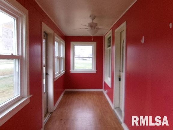 4th image of 1611 N Hoyt St