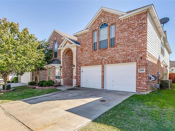 3rd image of 4909 Galley Cir