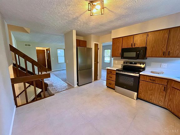 5th image of 557 Williamsburg Ct