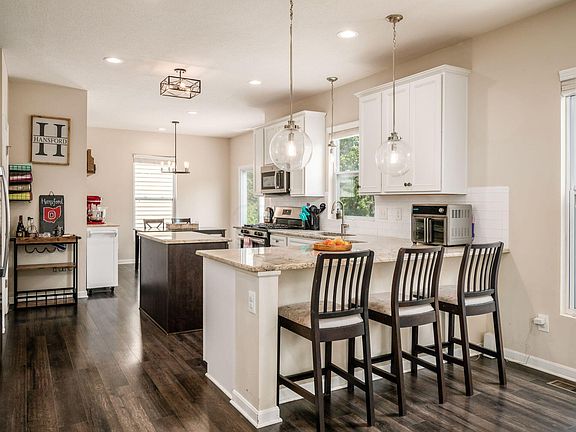 3rd image of 564 Eisen Dr