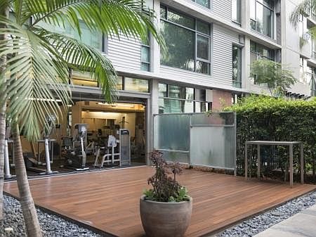 3rd image of 1050 S Flower St #331