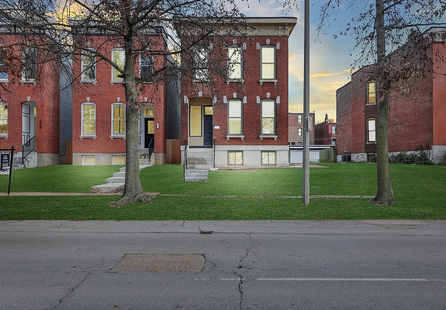 2 bed, 1.5 bath, 2244 sqft, $2,300 — Photo 3
