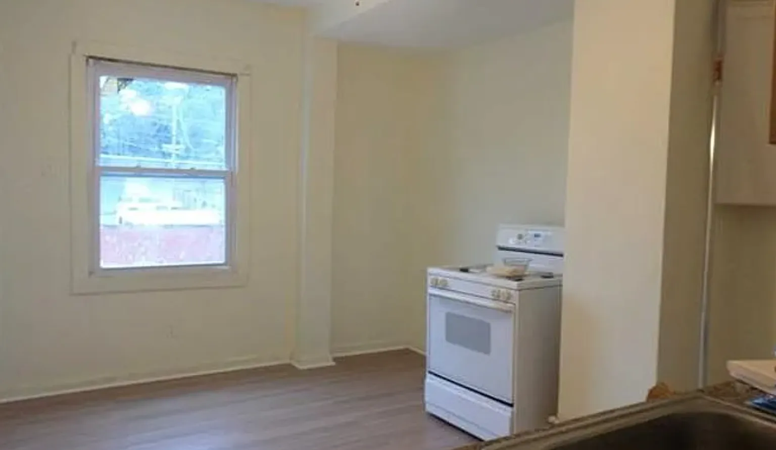 93 Butler St #4 photo 1