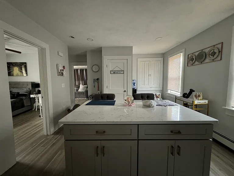 Kitchen w/ in unit laundry