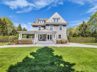 64 S Howells Point Rd, Bellport, NY 11713
