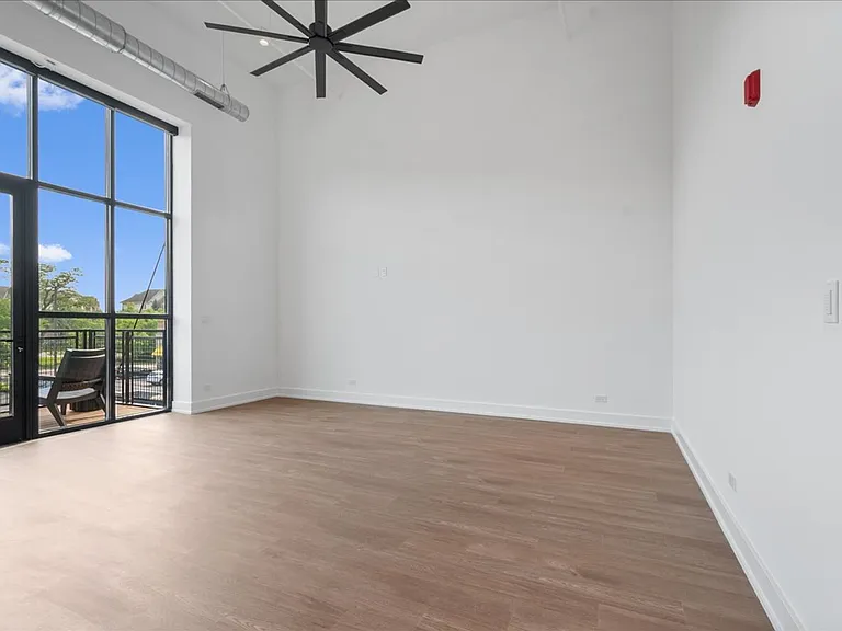 728 Lofts — Photo 9