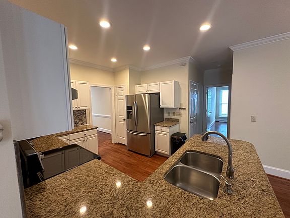 5th image of 716 Camaross Dr