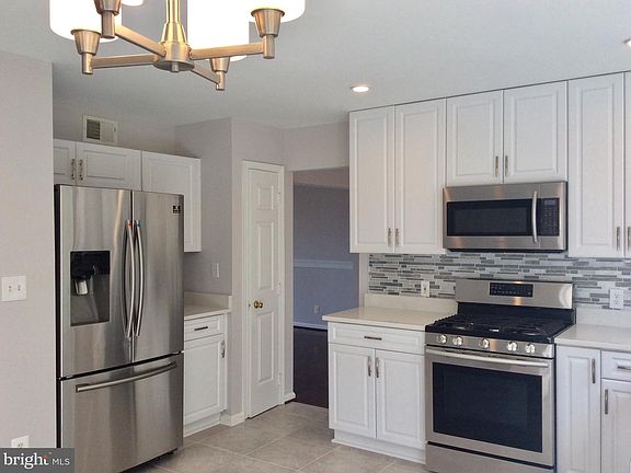 5th image of 21305 Village Green Cir