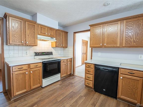 4th image of 2550 Renwick Way