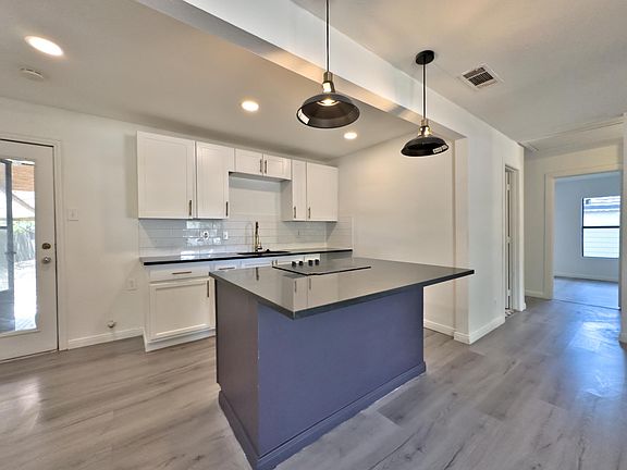 5th image of 2218 N Farola Dr