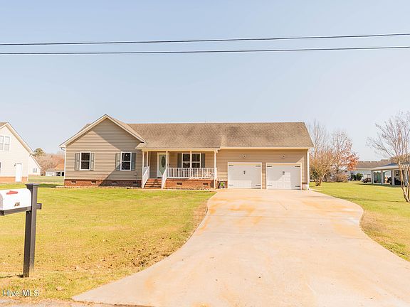 3rd image of 192 Riverwood Drive