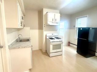 10 Hymer St, Providence, RI 02908