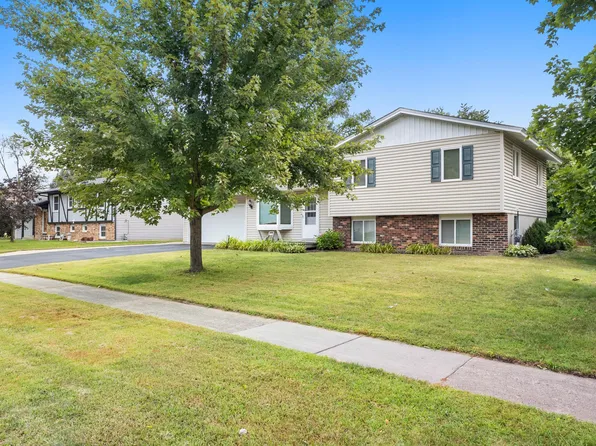 16546 Foliage Ave, Rosemount, MN 55068