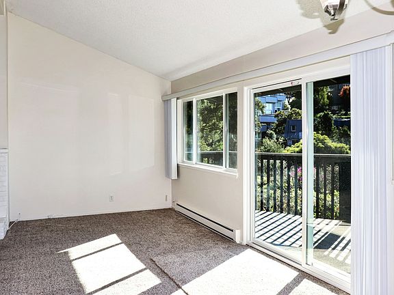 4th image of 22 Marinero Cir APT 38