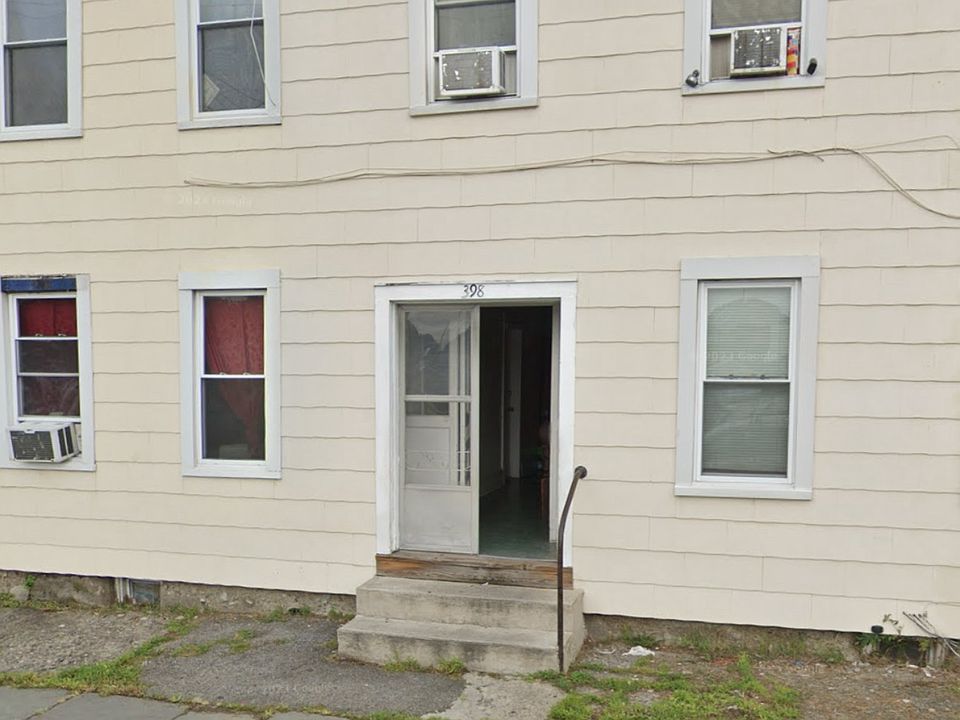 1st image of 394 Washington St Floor 1