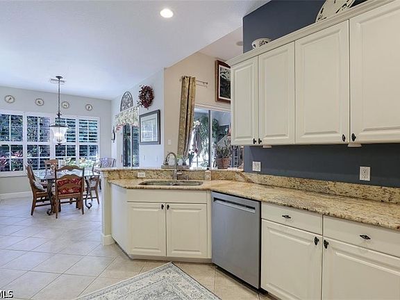 2nd image of 16156 Parque Ln