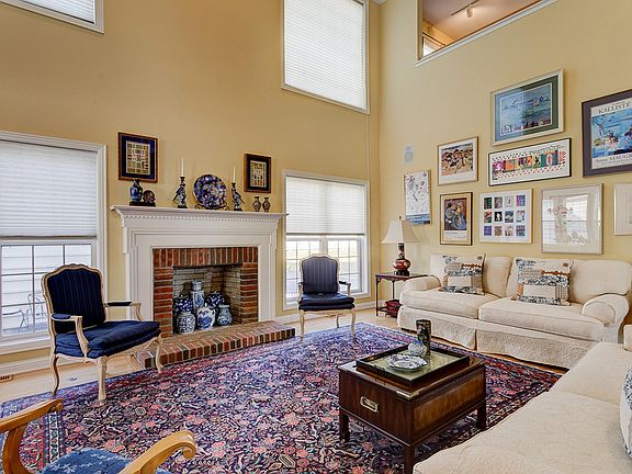 4th image of 7506 Tottenham Pl