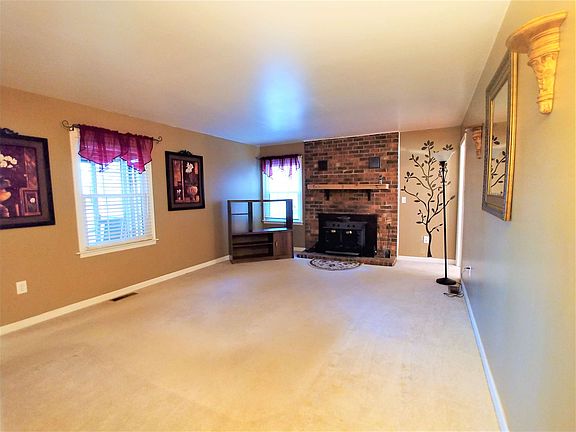 5th image of 6309 Lorna Ln