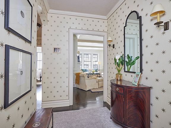 5th image of 139 E 66th St APT 6N