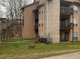 306 Oakbridge Dr, Hurricane, WV 25526