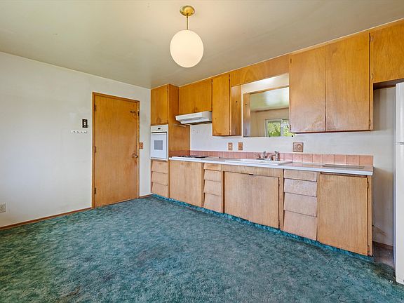 3rd image of 1431 Agnes St