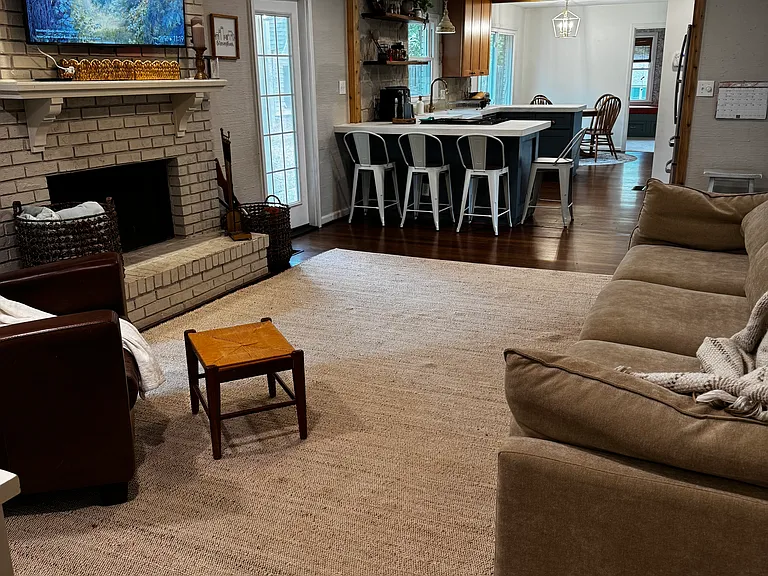 913 Mountain Branch Dr — Photo 1