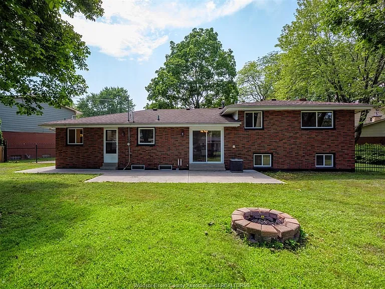 5710 Dalton Ave — Photo 37