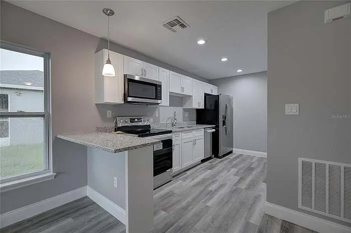 304 Corsica Ct #B — Photo 5