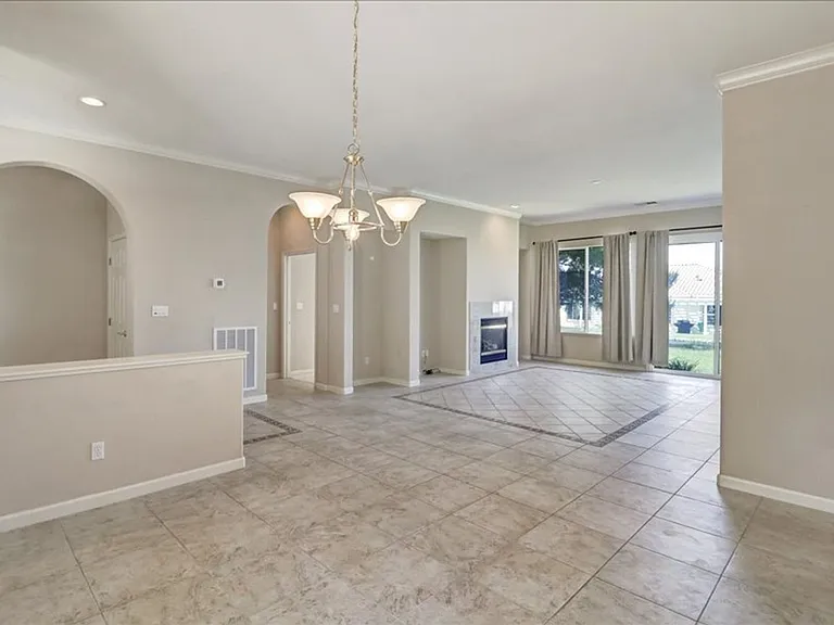 507 Arlington Dr — Photo 13