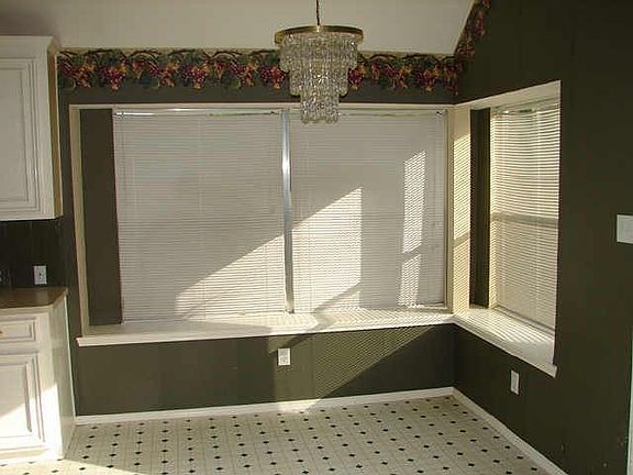 5th image of 12626 Easten St
