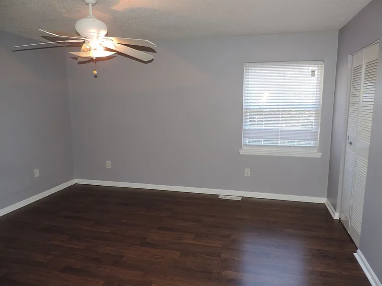8807 Hunter Ridge Dr — Photo 11