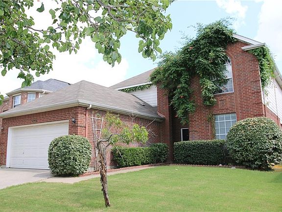 3rd image of 4712 Parkmount Dr