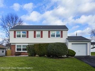 13 Beacon Ln, Matawan, NJ 07747
