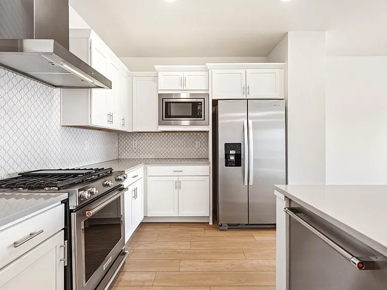 2720 Barnstormer St #3 — Photo 2