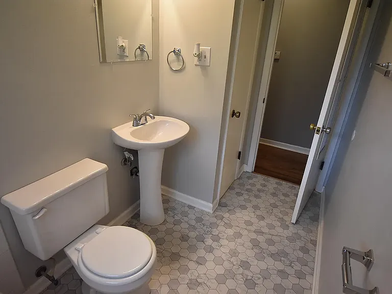 433 Anniston Dr — Photo 13
