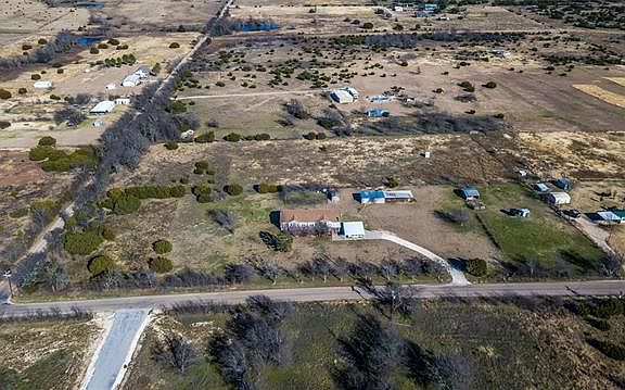 2nd image of 1825 County Road 1224