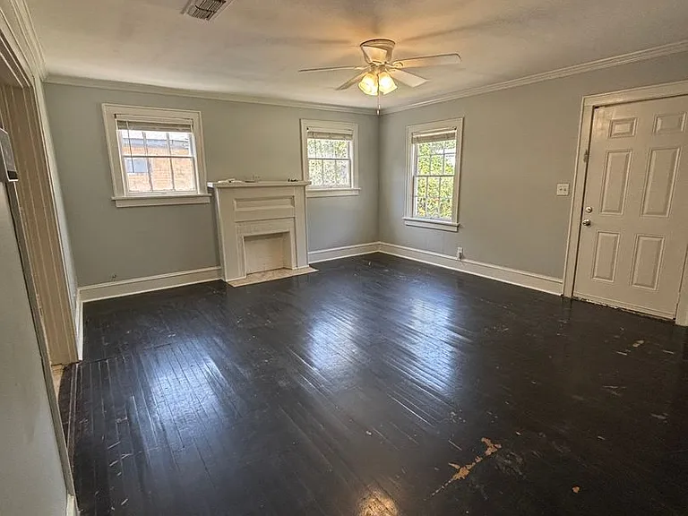 127 E Olive St — Photo 2