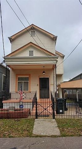 1st image of 3011 Banks St