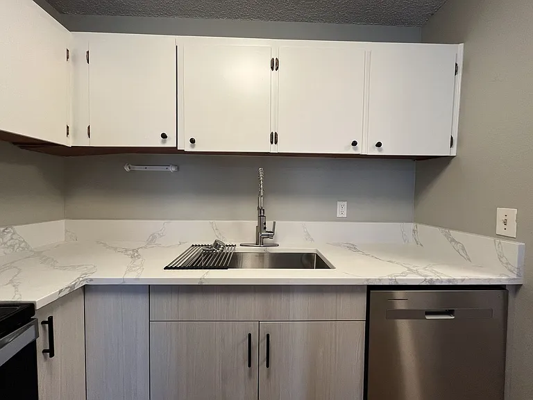 15827 NE Glisan St #12 — Photo 9