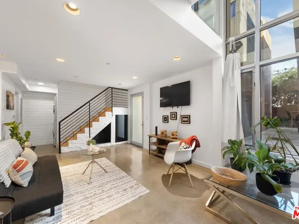1120 N El Centro Ave APT 9, Los Angeles, CA 90038