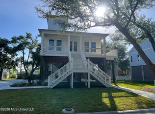 120 Beachview Dr, Pass Christian, MS 39571